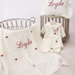 Müslin Set – Yastık, Battaniye ve Tulum (Kalp Detaylı)