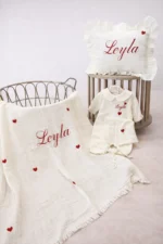 Müslin Set – Yastık, Battaniye ve Tulum (Kalp Detaylı)