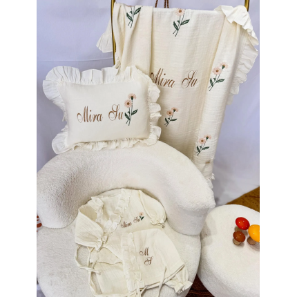 Müslin Set – Yastık, Battaniye ve Tulum (Çiçek Detaylı)