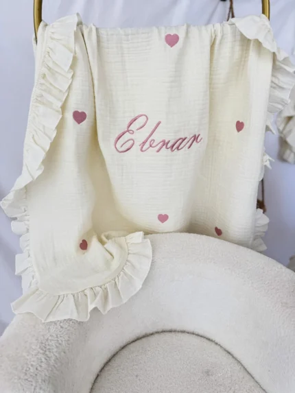 Yenidoğan Müslin Battaniye (Kalp Detaylı)