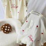 Müslin 2’li Set – Puset Örtüsü ve Battaniye (Kalp Detaylı)